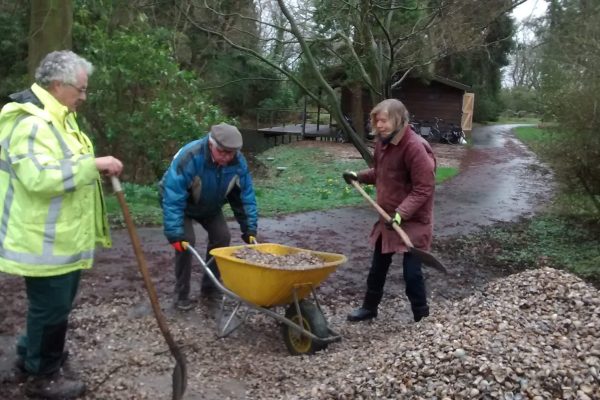 vrijwilligersochtend-pad-aanleggen